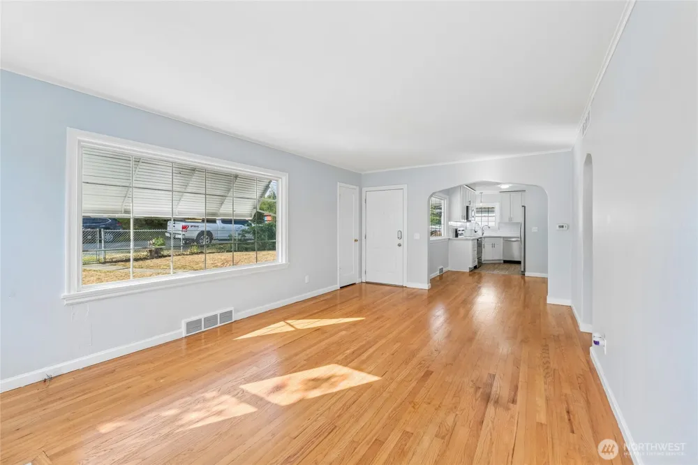 1048 S 100th Street Seattle, WA 98168