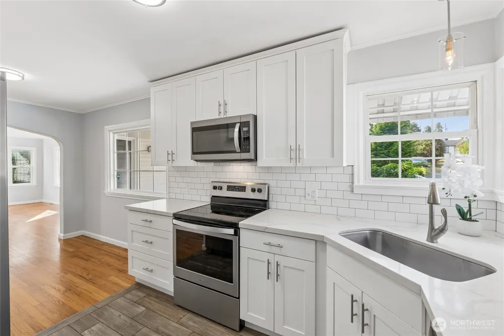 1048 S 100th Street Seattle, WA 98168