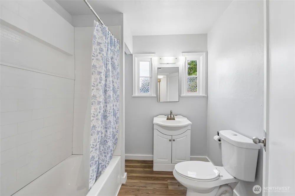 1048 S 100th Street Seattle, WA 98168