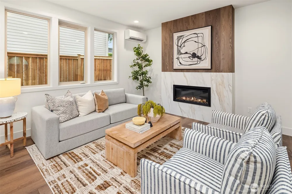 639 18th Avenue W Kirkland, WA 98033