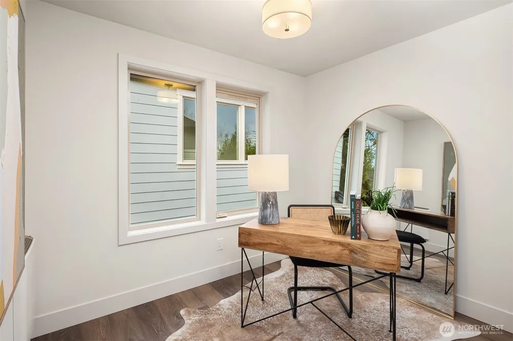 639 18th Avenue W Kirkland, WA 98033