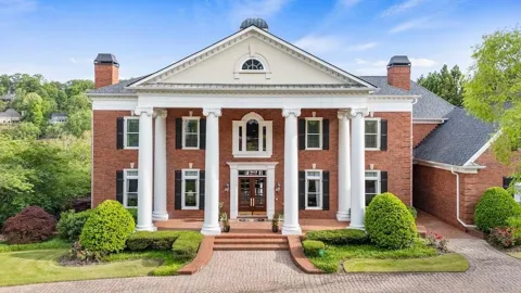 1075 Carnoustie Lane