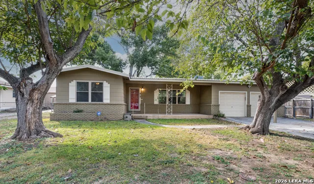 818 Mary Blvd New Braunfels, TX 78130