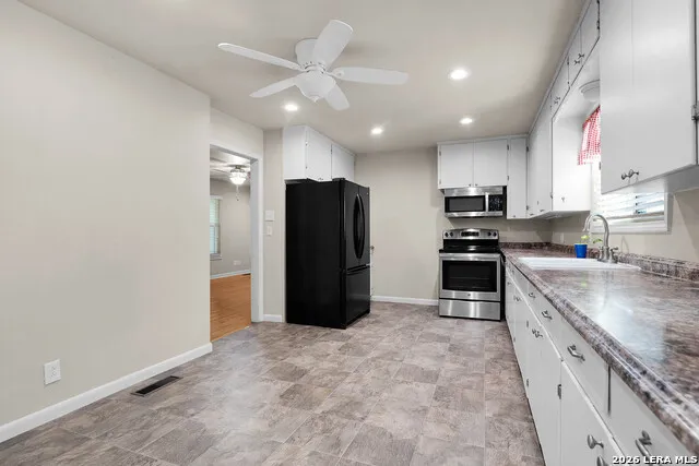 818 Mary Blvd New Braunfels, TX 78130