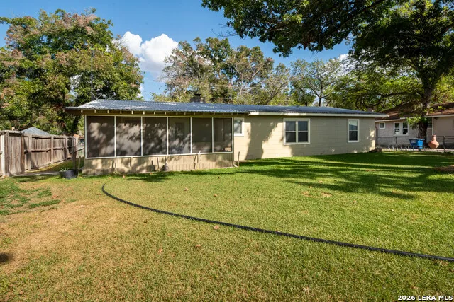 818 Mary Blvd New Braunfels, TX 78130