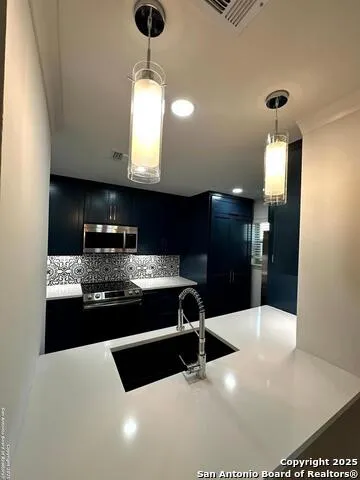 2718 OLD FIELD DR Unit 804 San Antonio, TX 78247