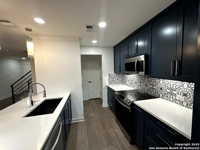 2718 OLD FIELD DR Unit 804 San Antonio, TX 78247