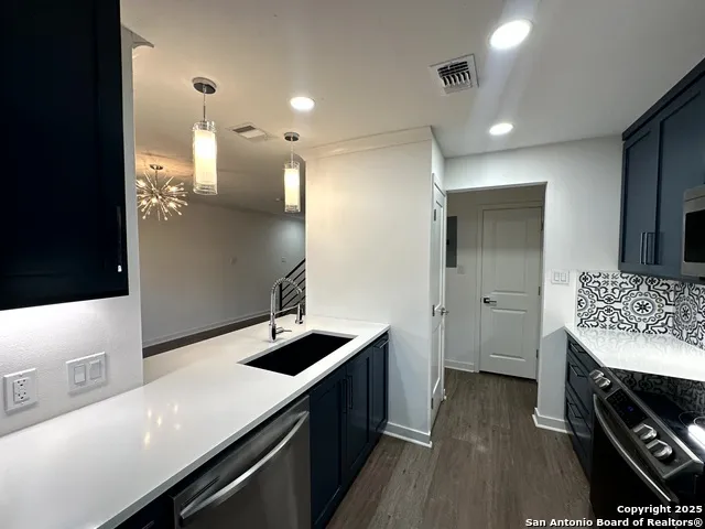 2718 OLD FIELD DR Unit 804 San Antonio, TX 78247
