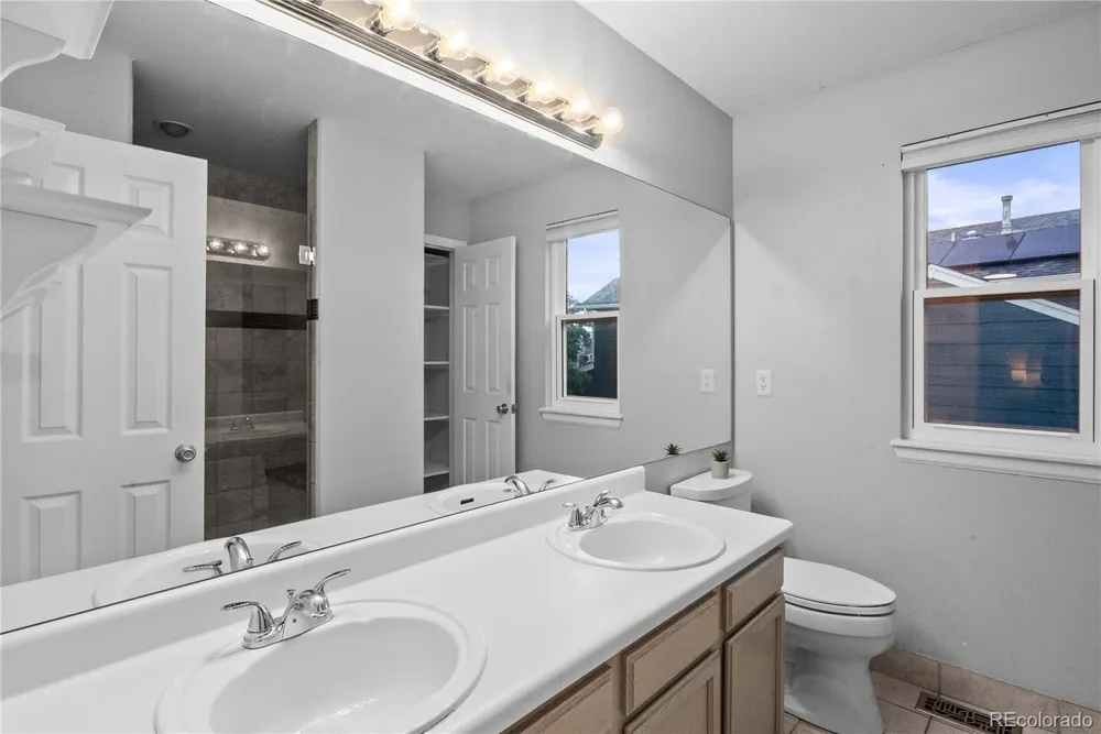 5136 Weeping Willow Circle Highlands Ranch, CO 80130