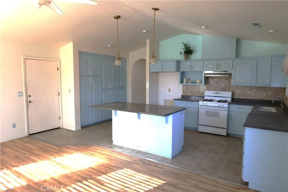 1850 Colusa Corning, CA 96021