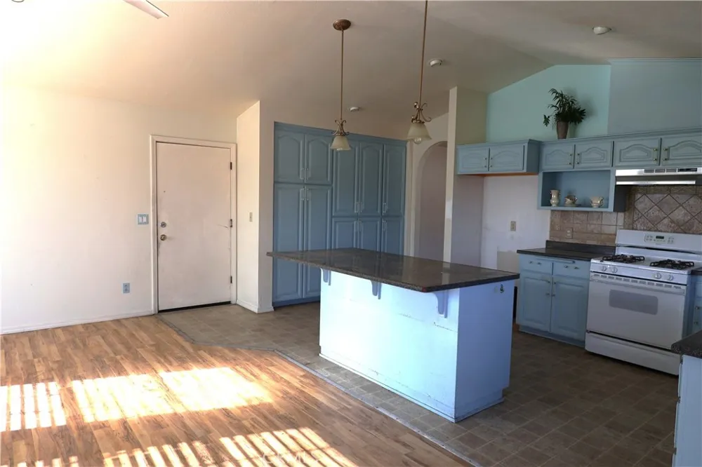 1850 Colusa Corning, CA 96021