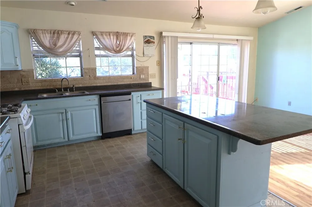 1850 Colusa Corning, CA 96021