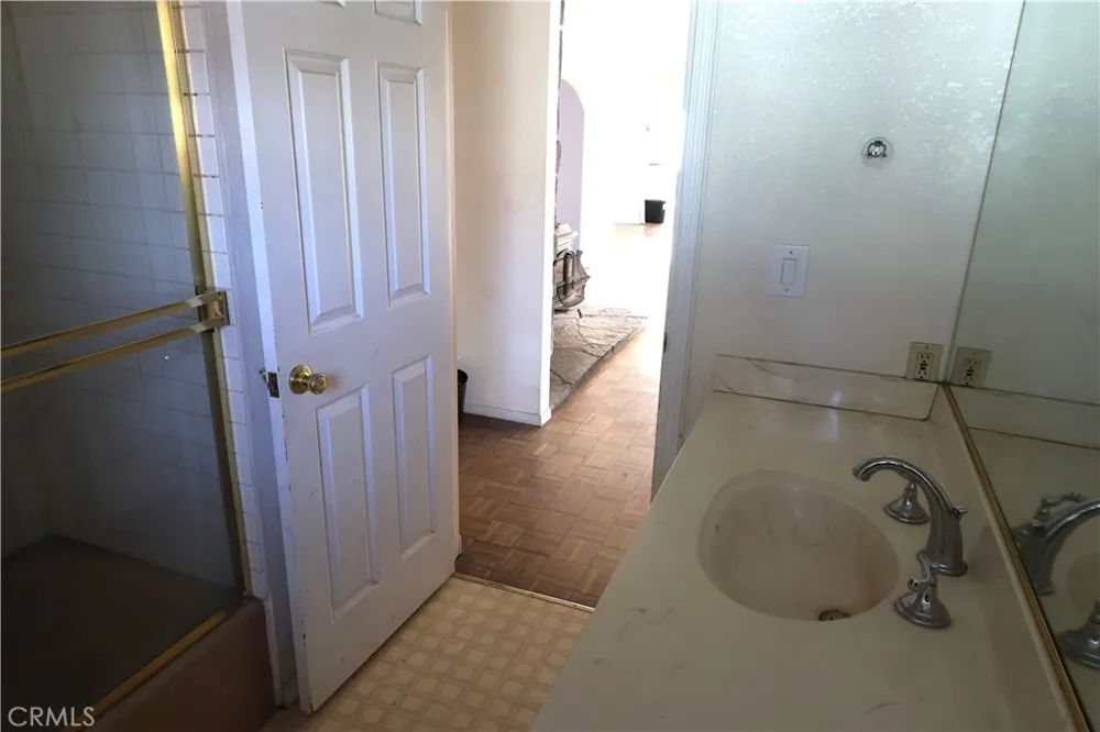 1850 Colusa Corning, CA 96021