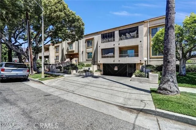430 Holliston Avenue #103 Pasadena, CA 91106