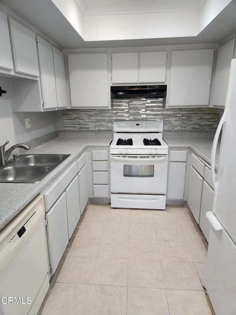 430 Holliston Avenue #103 Pasadena, CA 91106