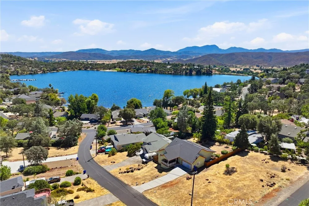 17265 Brookfield Hidden Valley Lake, CA 95467