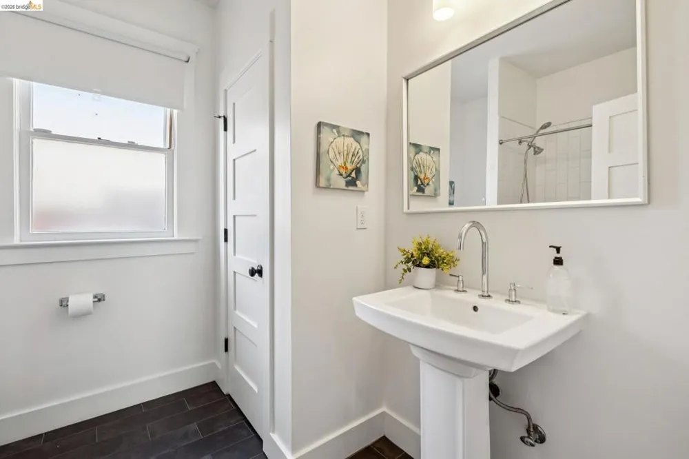 916 Arlington Ave Oakland, CA 94608