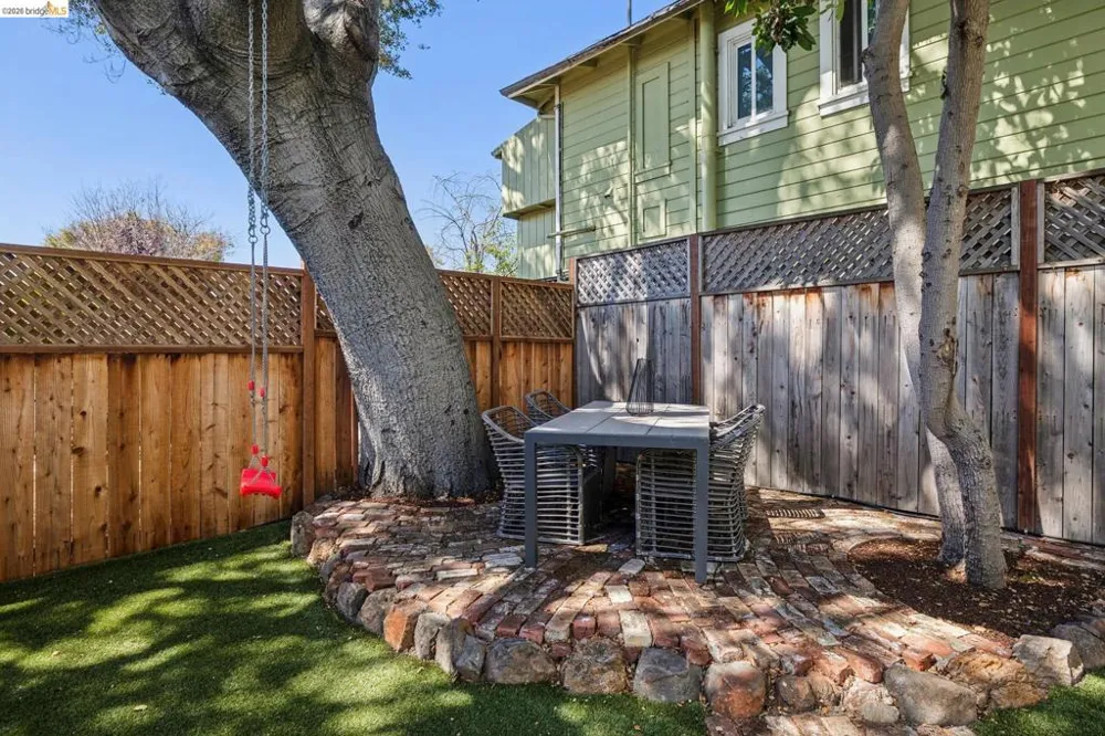 916 Arlington Ave Oakland, CA 94608