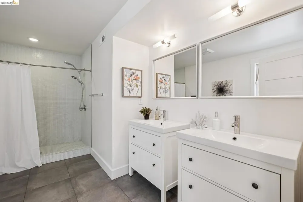 916 Arlington Ave Oakland, CA 94608