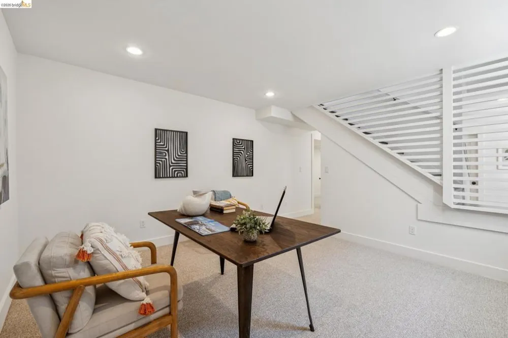 916 Arlington Ave Oakland, CA 94608