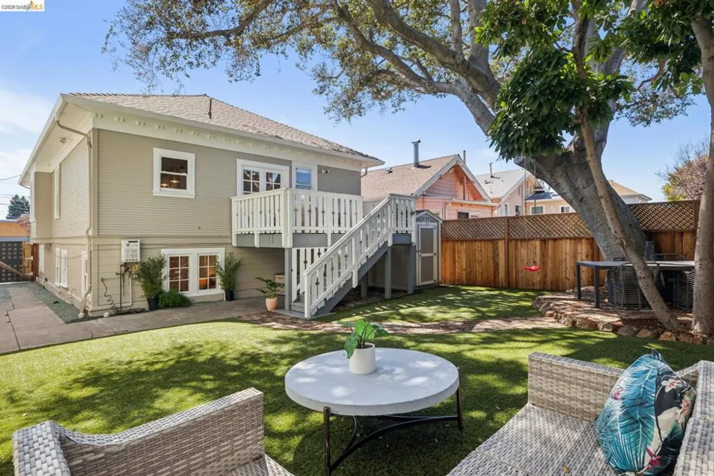 916 Arlington Ave Oakland, CA 94608