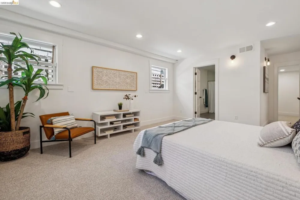 916 Arlington Ave Oakland, CA 94608