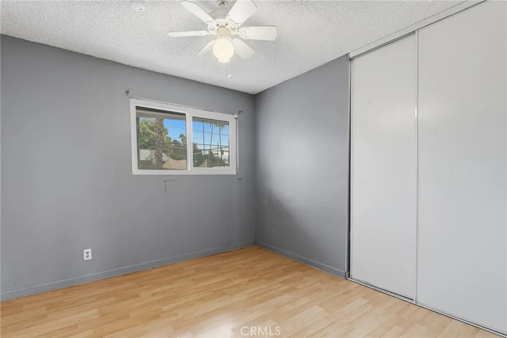 8233 Fallbrook West Hills, CA 91304