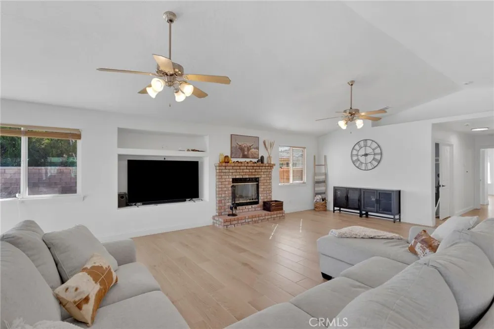 20463 Majestic Drive Apple Valley, CA 92308