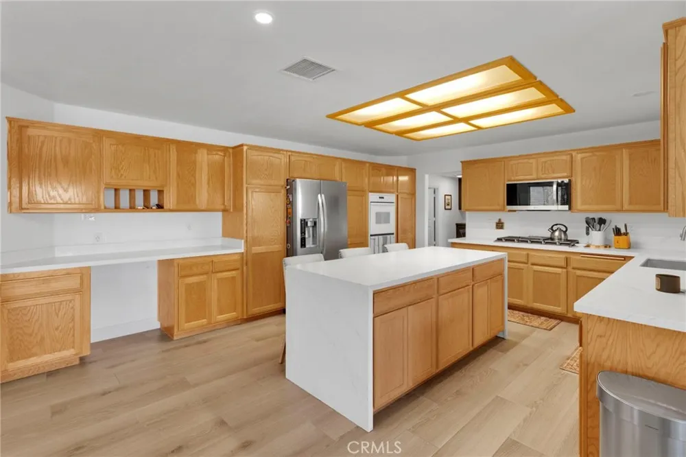 20463 Majestic Drive Apple Valley, CA 92308