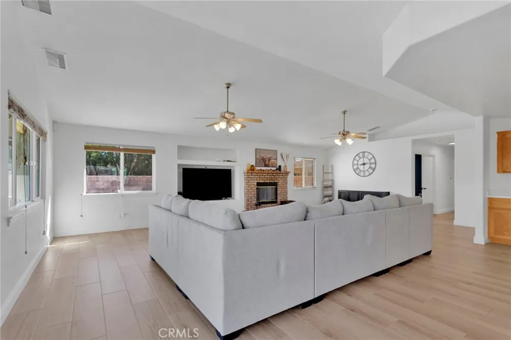 20463 Majestic Drive Apple Valley, CA 92308