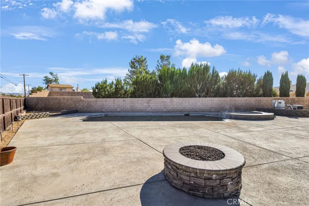 20463 Majestic Drive Apple Valley, CA 92308