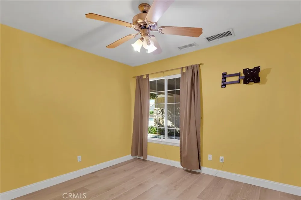 20463 Majestic Drive Apple Valley, CA 92308