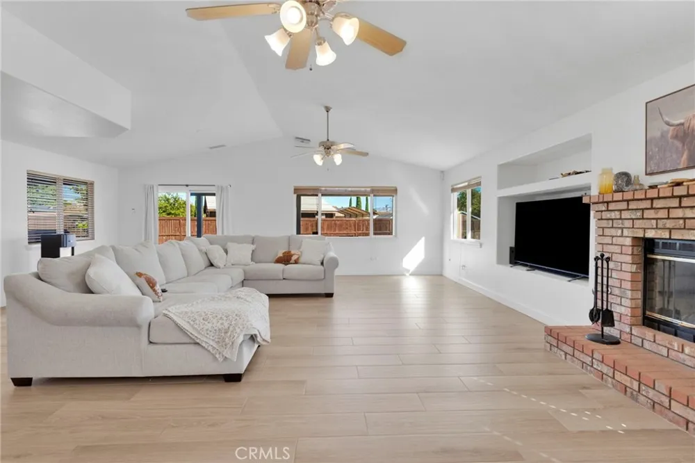 20463 Majestic Drive Apple Valley, CA 92308