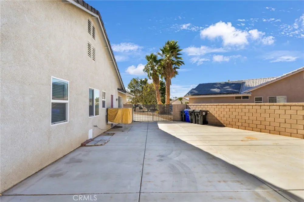 20463 Majestic Drive Apple Valley, CA 92308