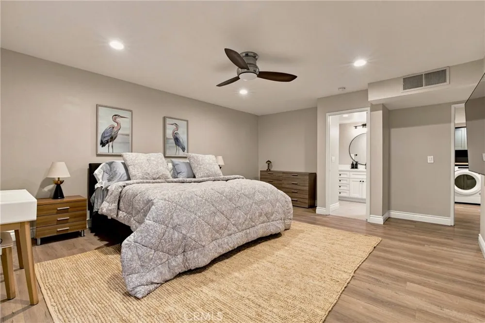 18324 Clark #110 Tarzana, CA 91356