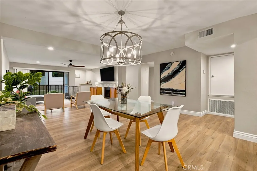 18324 Clark #110 Tarzana, CA 91356