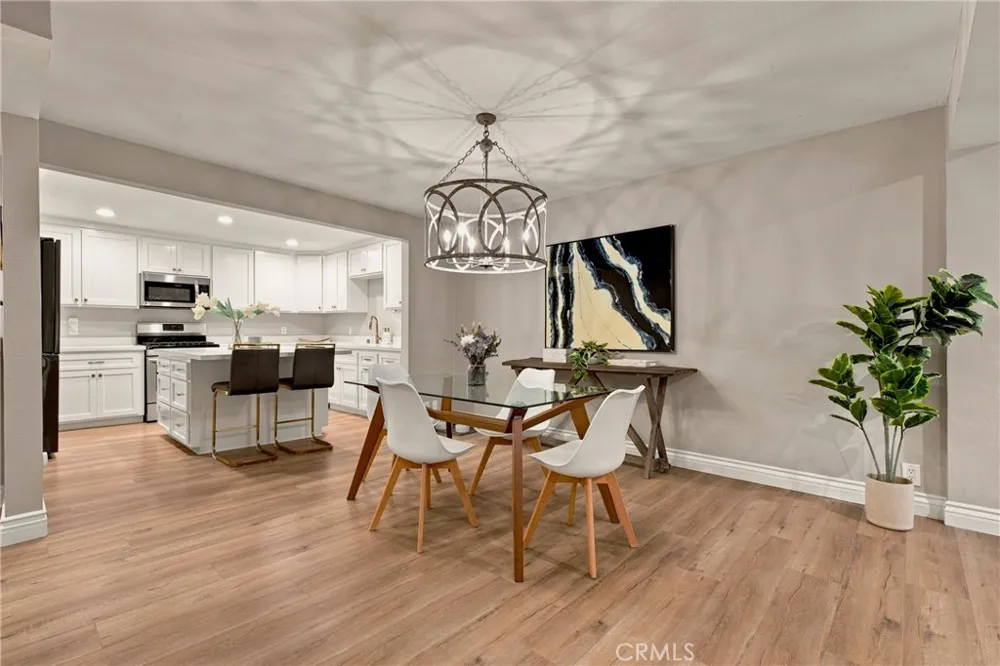 18324 Clark #110 Tarzana, CA 91356