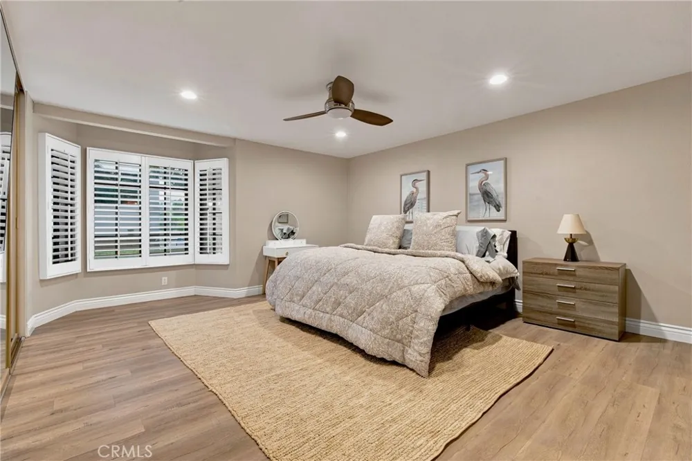 18324 Clark #110 Tarzana, CA 91356