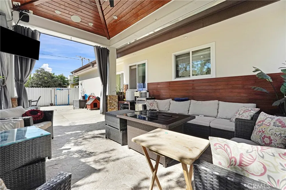 5854 Satsuma North Hollywood, CA 91601