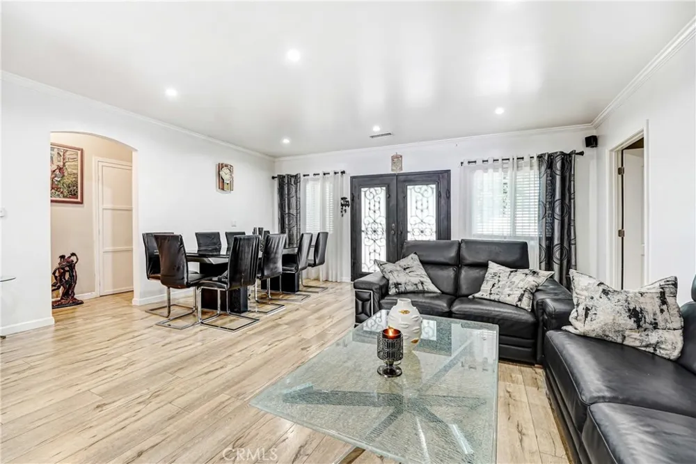 5854 Satsuma North Hollywood, CA 91601