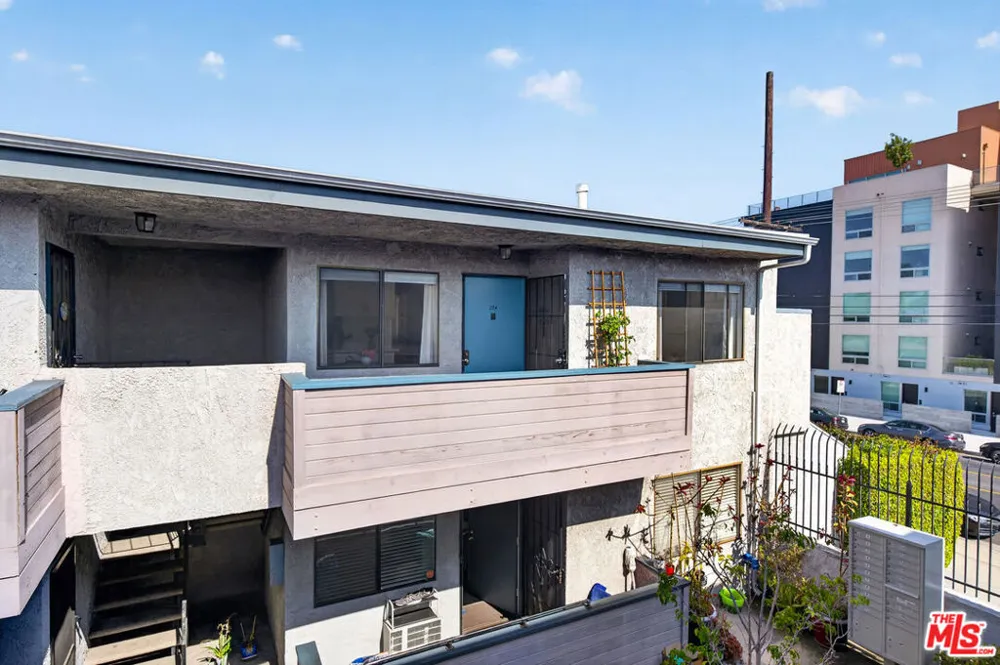 9313 National Boulevard #204 Los Angeles, CA 90034