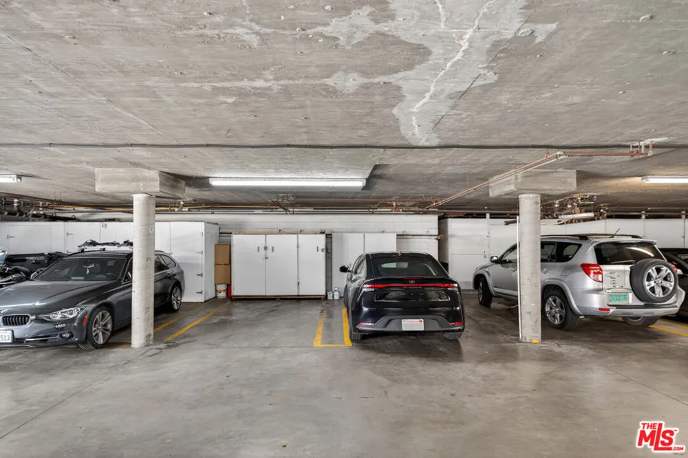 9313 National Boulevard #204 Los Angeles, CA 90034