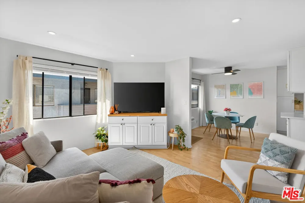 9313 National Boulevard #204 Los Angeles, CA 90034
