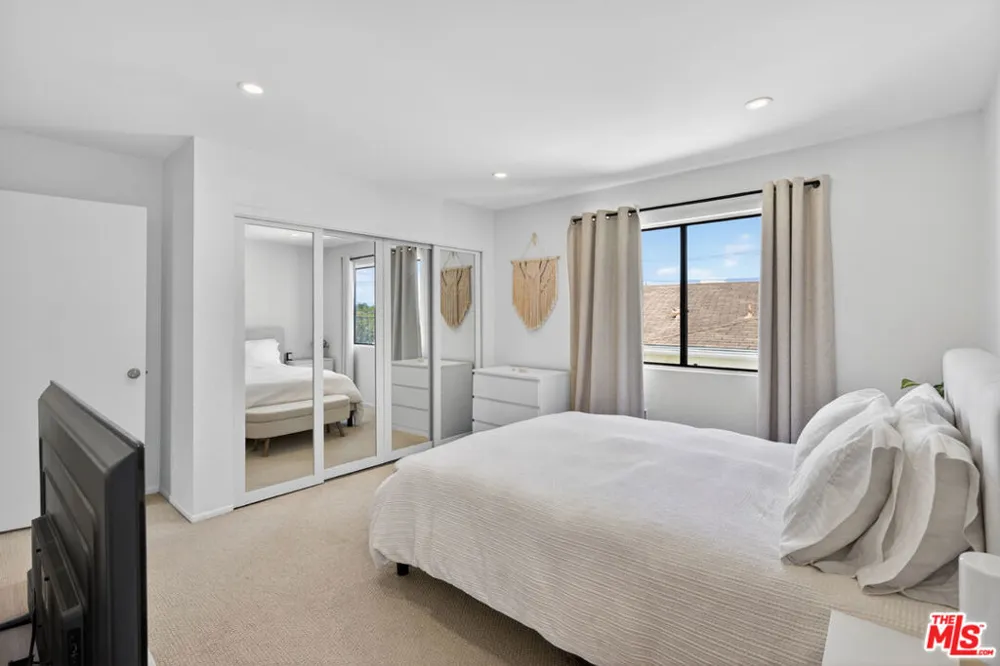 9313 National Boulevard #204 Los Angeles, CA 90034