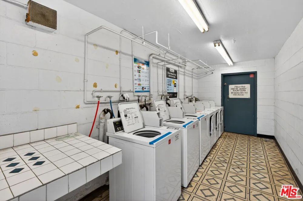 9313 National Boulevard #204 Los Angeles, CA 90034