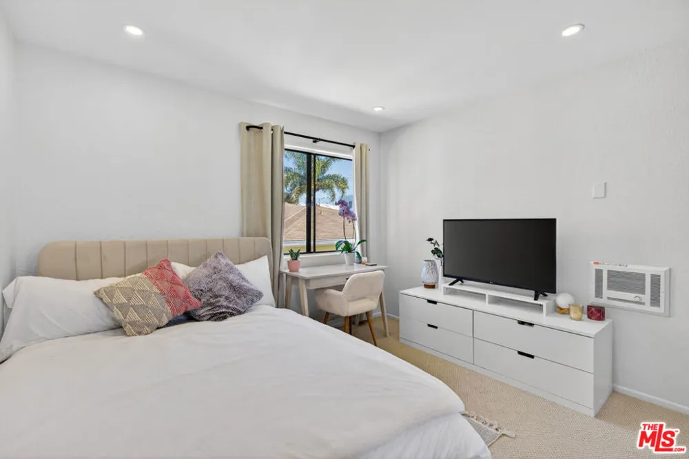 9313 National Boulevard #204 Los Angeles, CA 90034