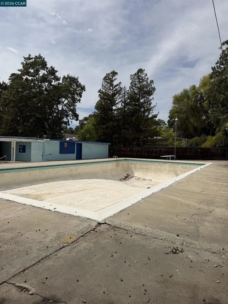 2515 San Miguel Dr Walnut Creek, CA 94596