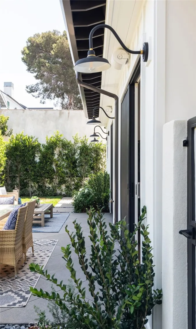 2303 Marshallfield Lane #B Redondo Beach, CA 90278