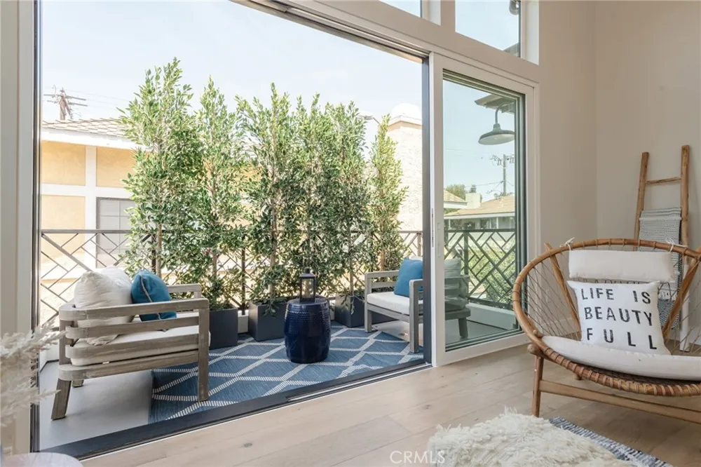 2303 Marshallfield Lane #B Redondo Beach, CA 90278