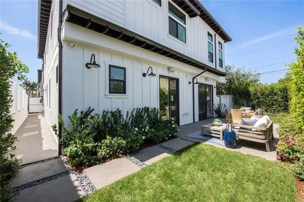 2303 Marshallfield Lane #B Redondo Beach, CA 90278